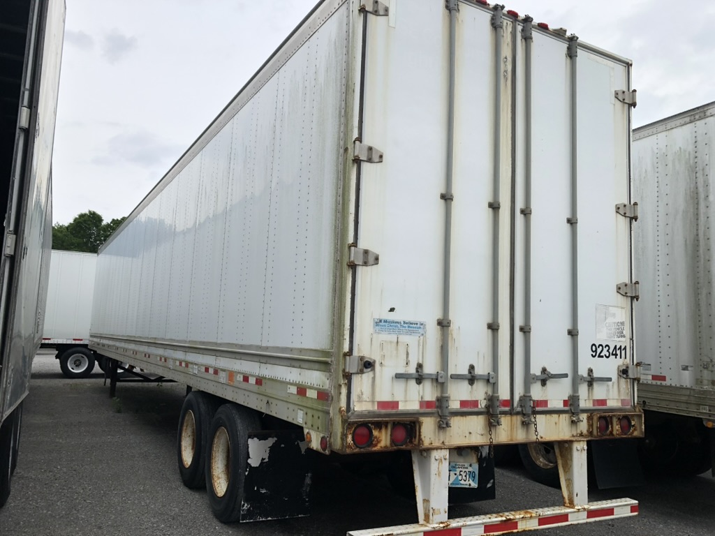 53' dry van trailer rear with swing doors